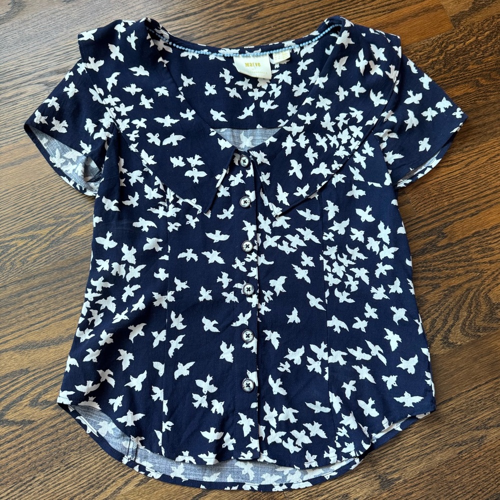 Women’s Maeve by Anthropology short sleeve navy blue blouse in size 2